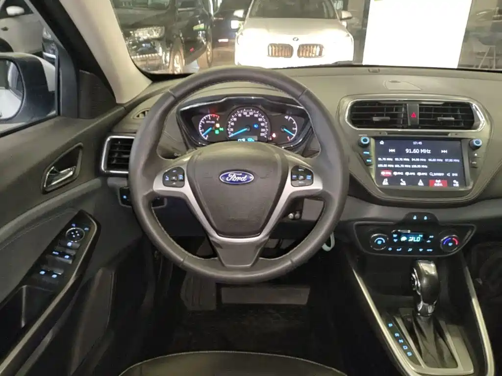 Ford Forrest 2018 — фото 11