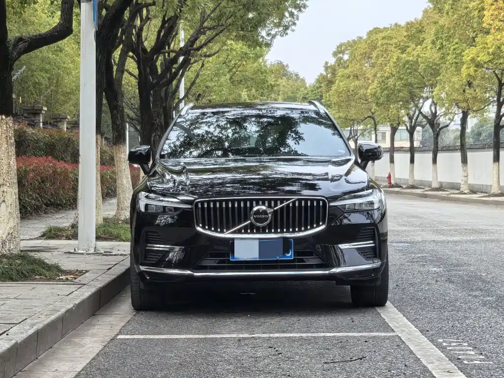 Volvo XC60 2023 — фото 2