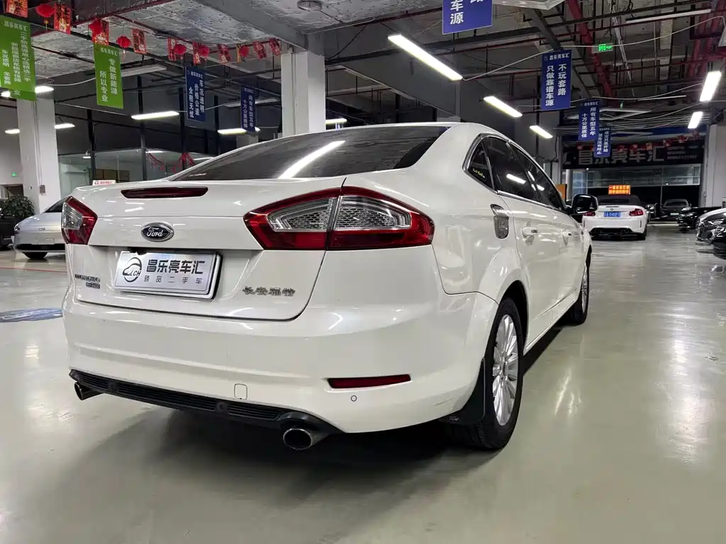 Ford Mondeo 2013 — фото 5