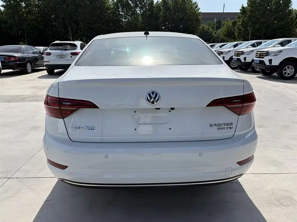Volkswagen Sagitar 2022