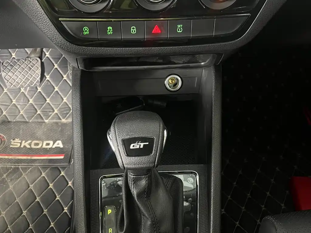 Skoda Kamiq 2023 — фото 17