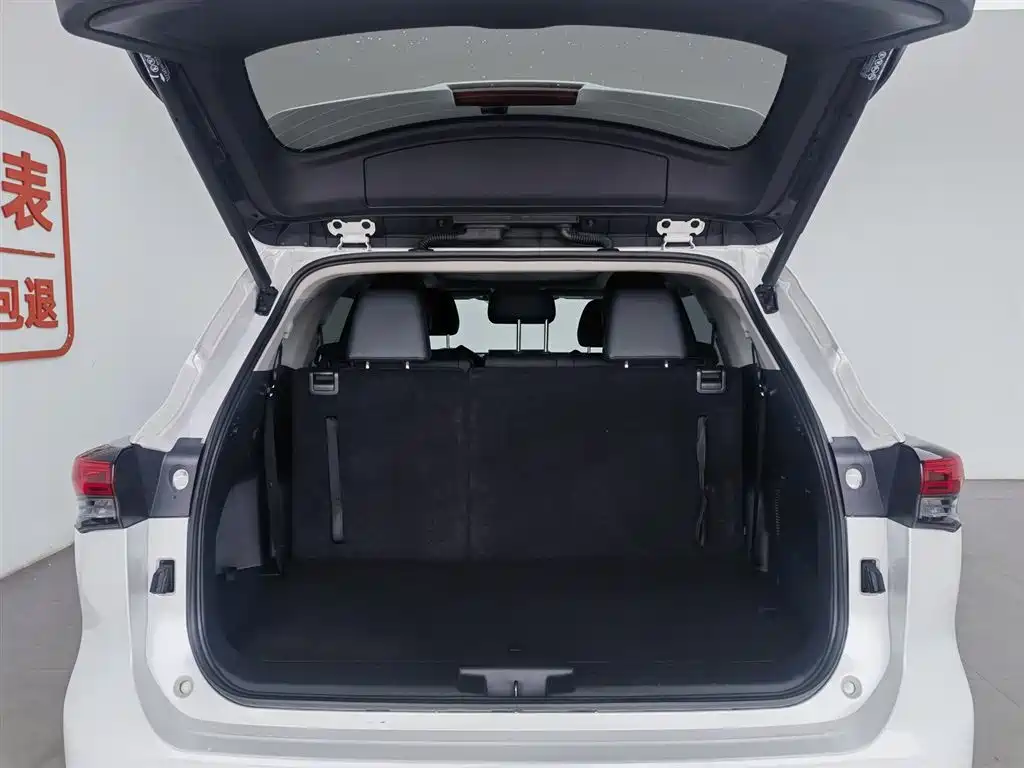 Toyota Highlander 2022 — фото 16