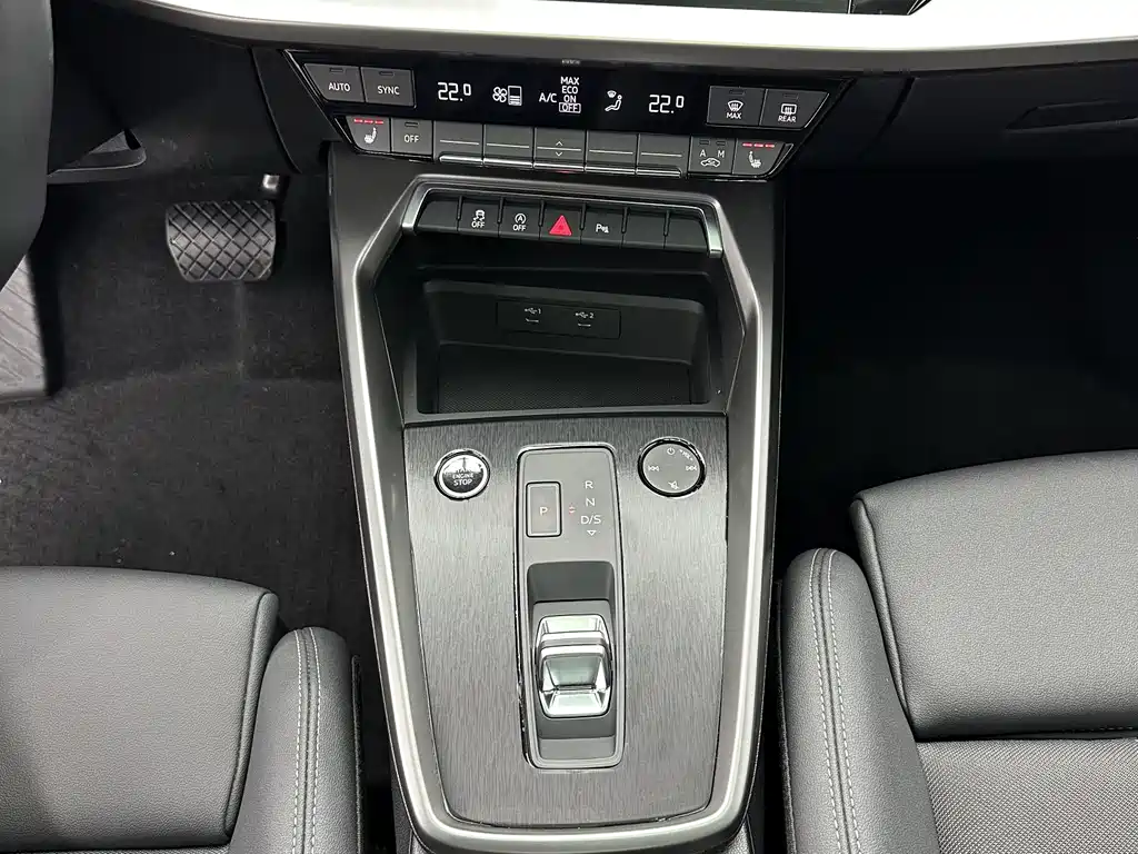 Audi A3 2023 — фото 14