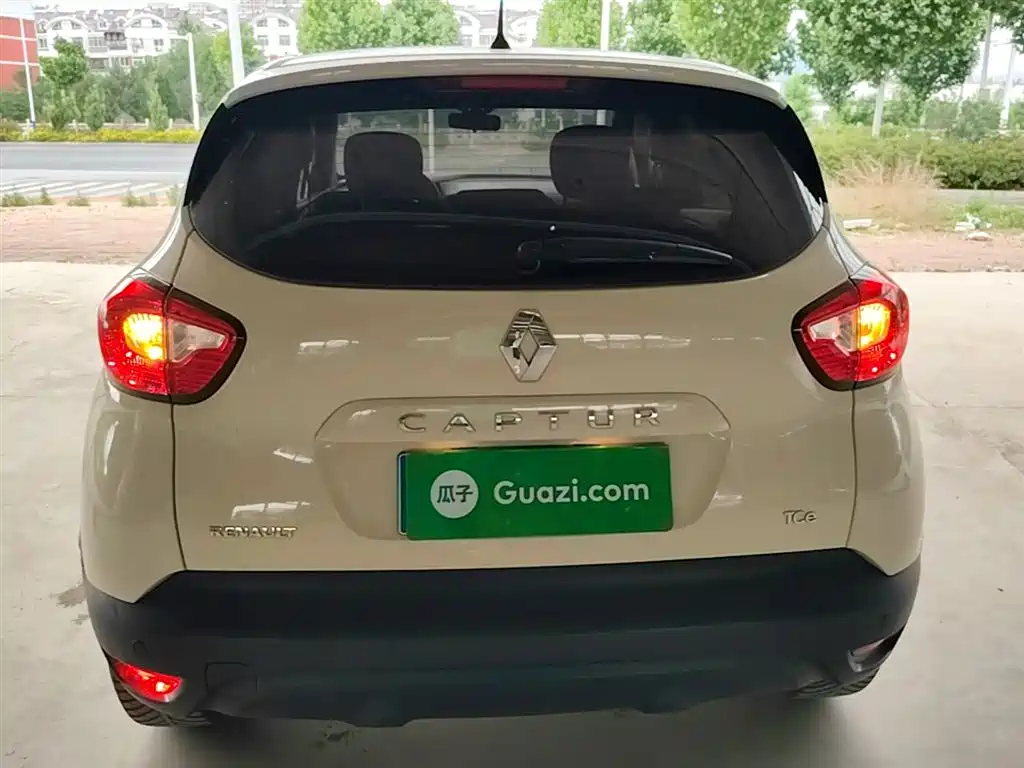 Renault Captur 2018 — фото 6