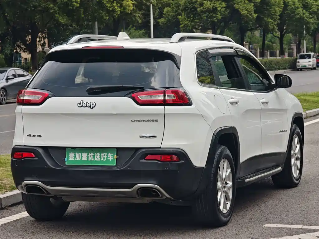Jeep Cherokee 2016 — фото 5