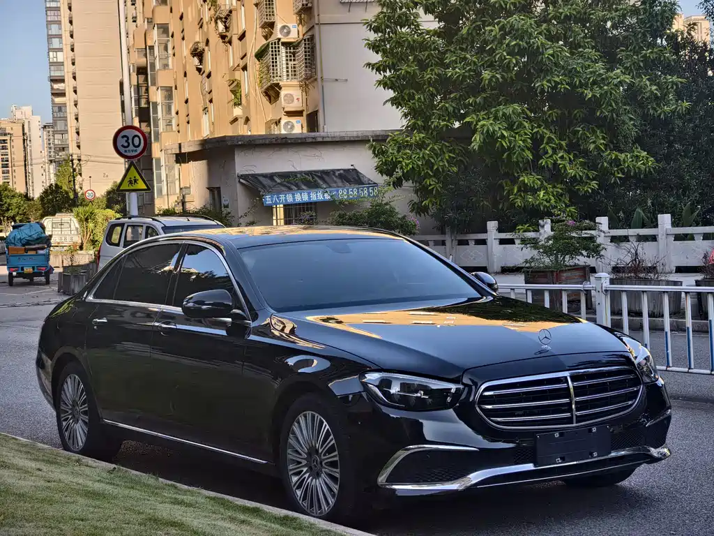 Mercedes-Benz E-Class 2022 — фото 3