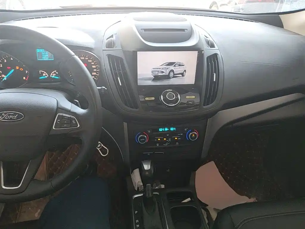 Ford Kuga 2017 — фото 10
