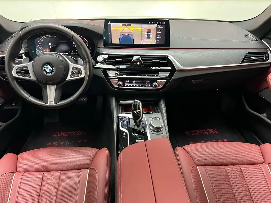 BMW 5 Series 2021 — фото 12