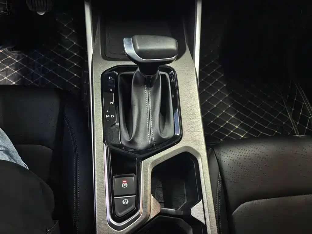 Geely Emgrand 2023