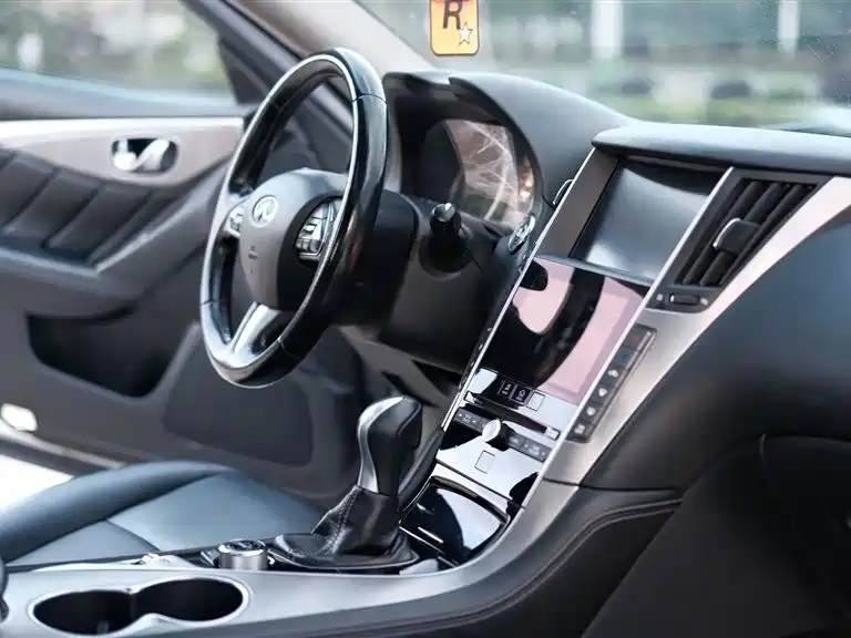 Infiniti Q50L 2015 — фото 4