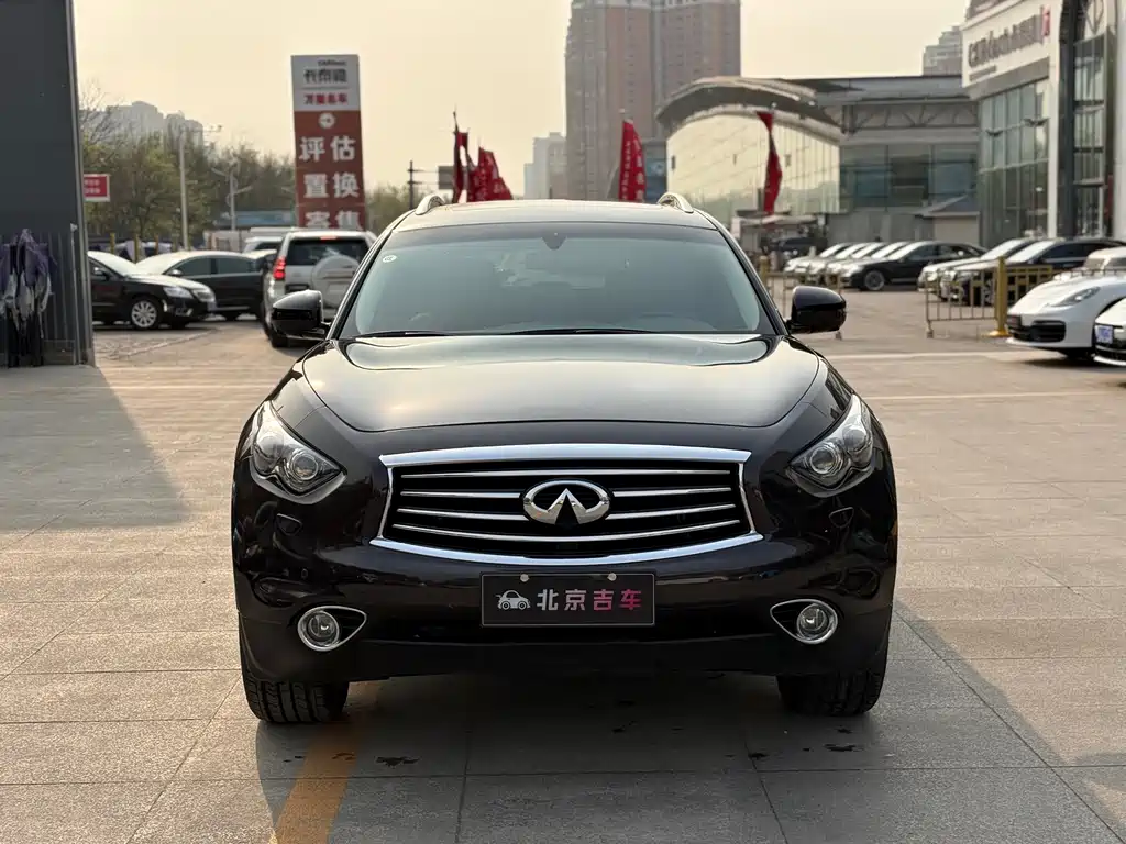 Infiniti QX70 2015 — фото 2