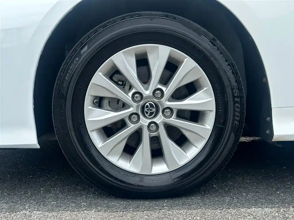 Toyota Corolla 2022 — фото 16