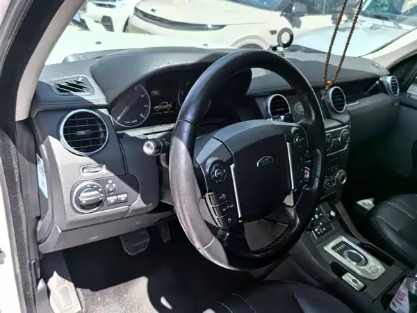 Land Rover Discovery 2015