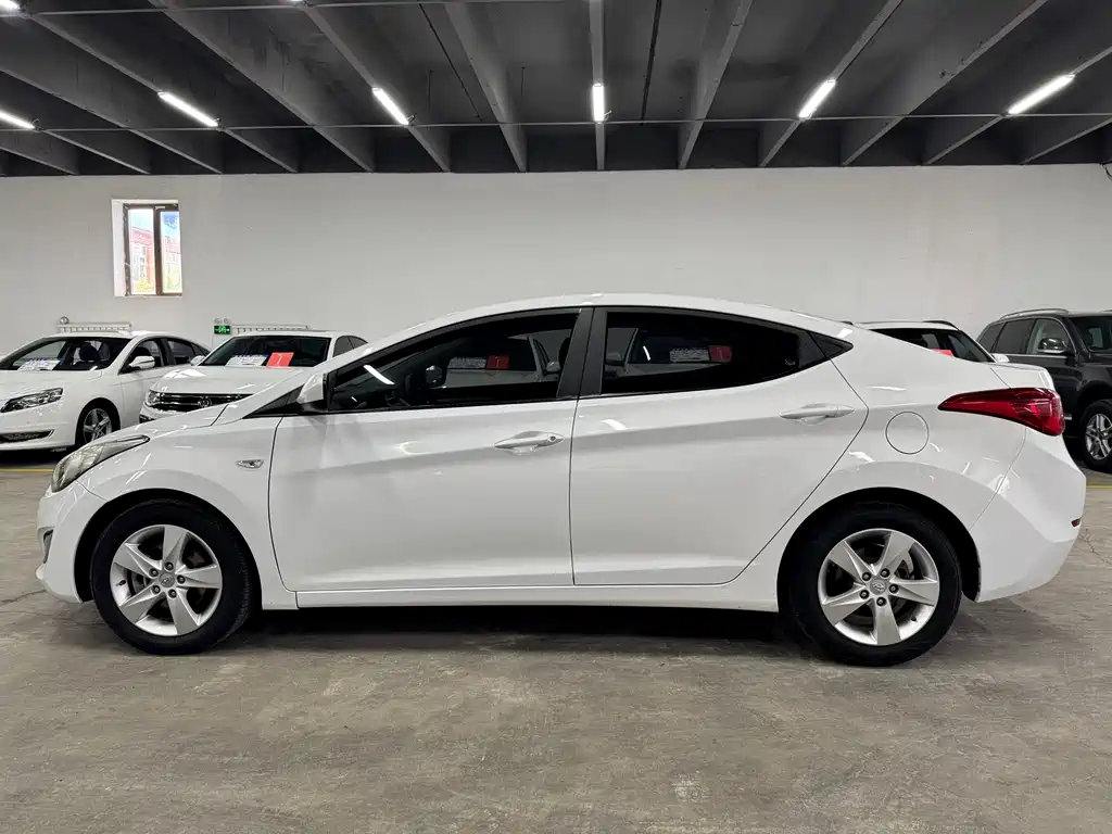 Hyundai Elantra 2014