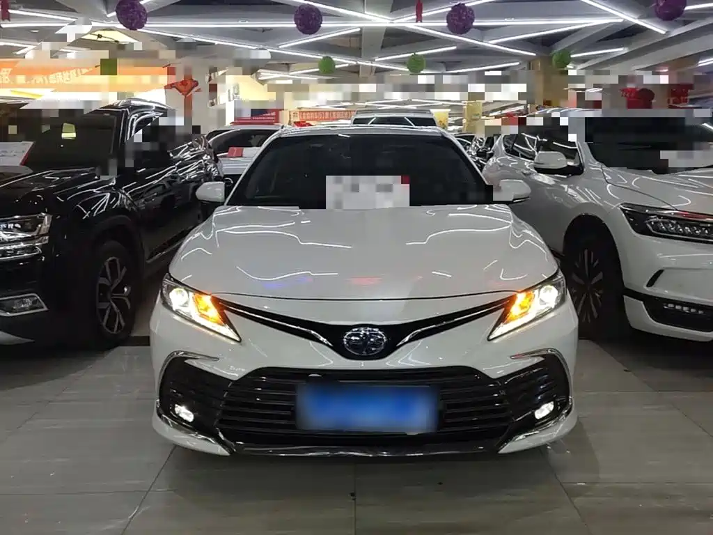 Toyota Camry 2021 — фото 3