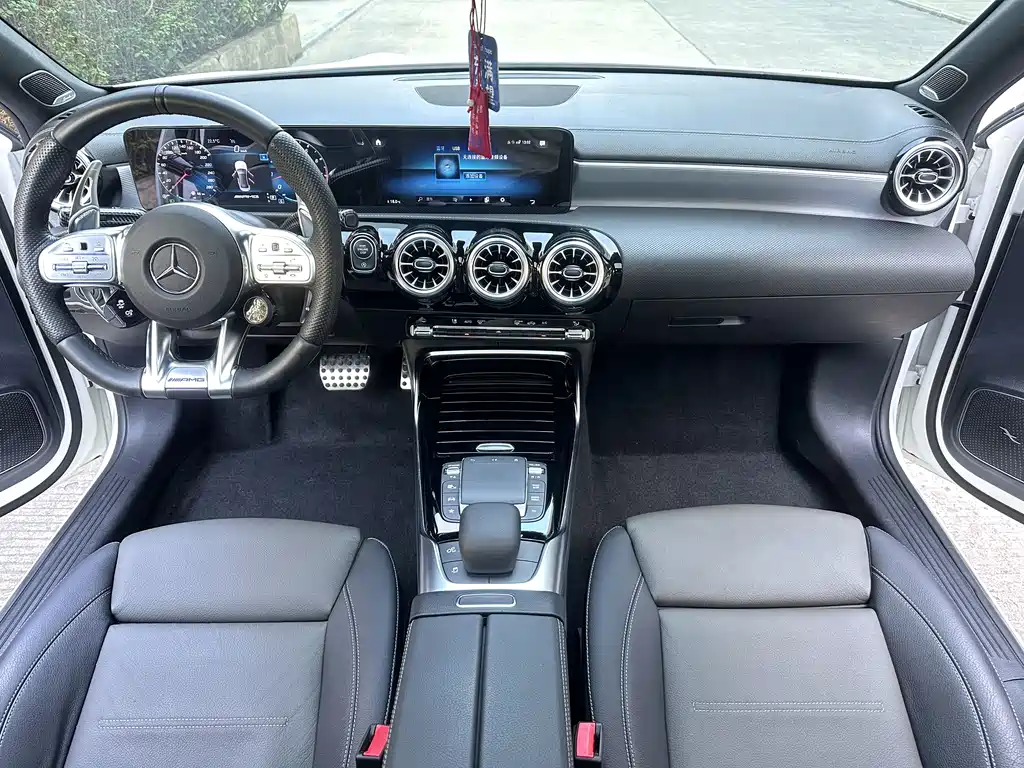 Mercedes-Benz A-Class AMG 2023 — фото 4