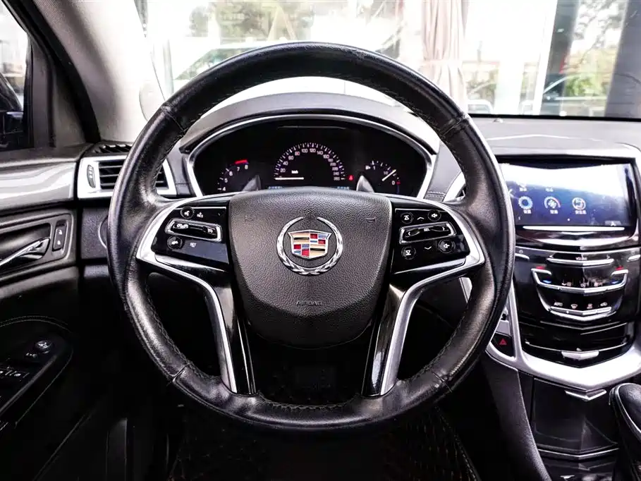 Cadillac SRX 2014 — фото 10
