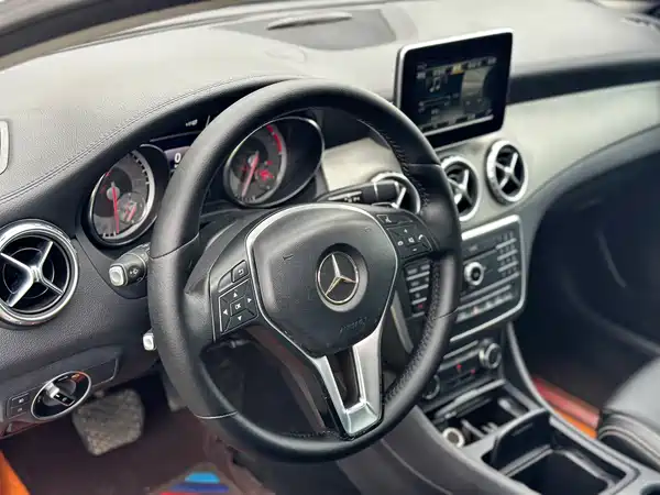 Mercedes-Benz GLA 2016