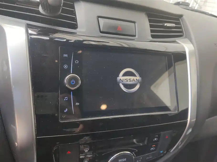 Nissan Terra 2018 — фото 13