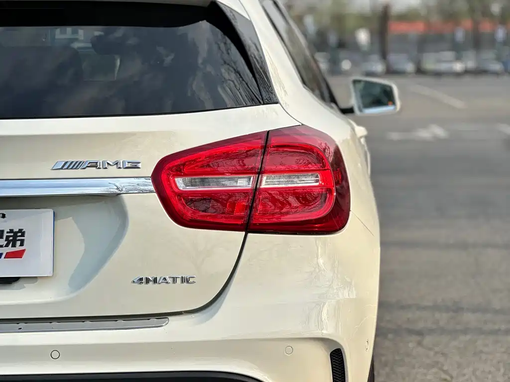 Mercedes-Benz GLA AMG 2015 — фото 14