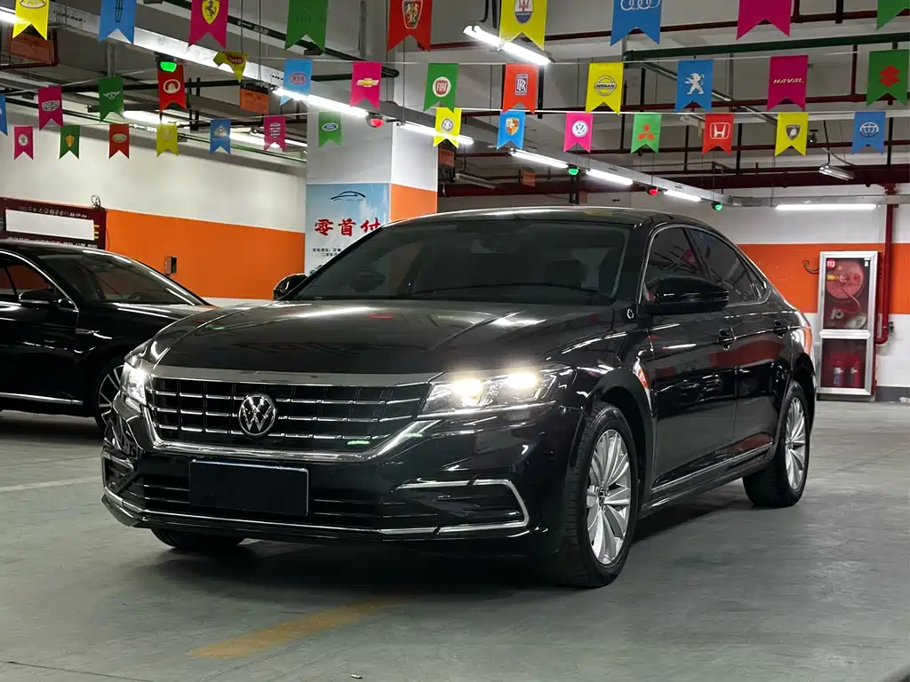 Volkswagen Passat 2021 — фото 1