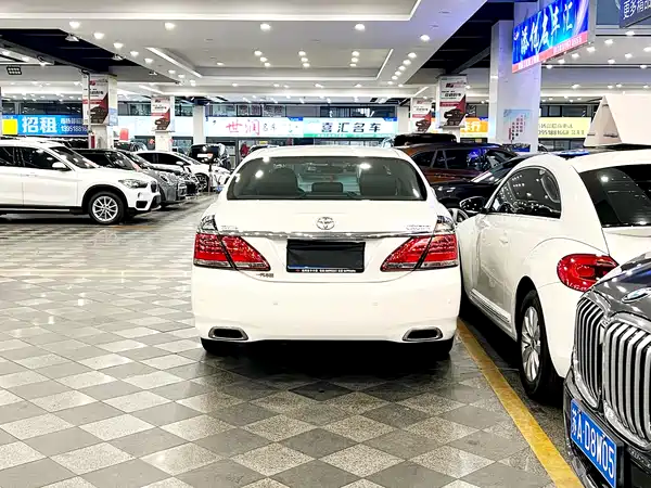 Toyota Crown 2012