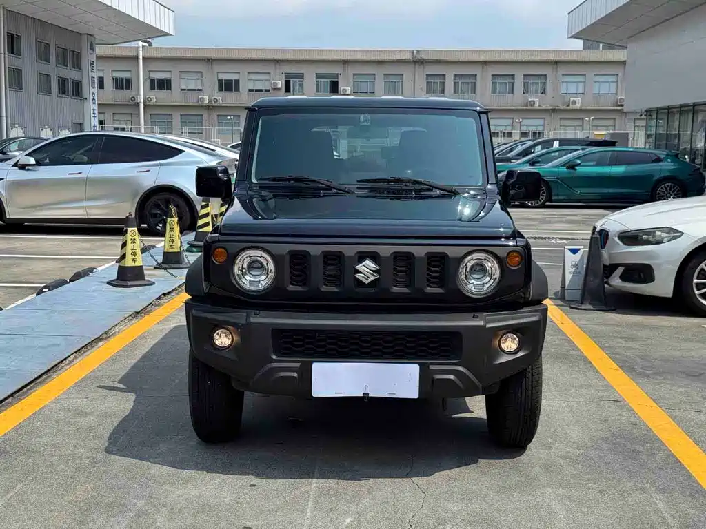 Suzuki Jimny 2025 — фото 1