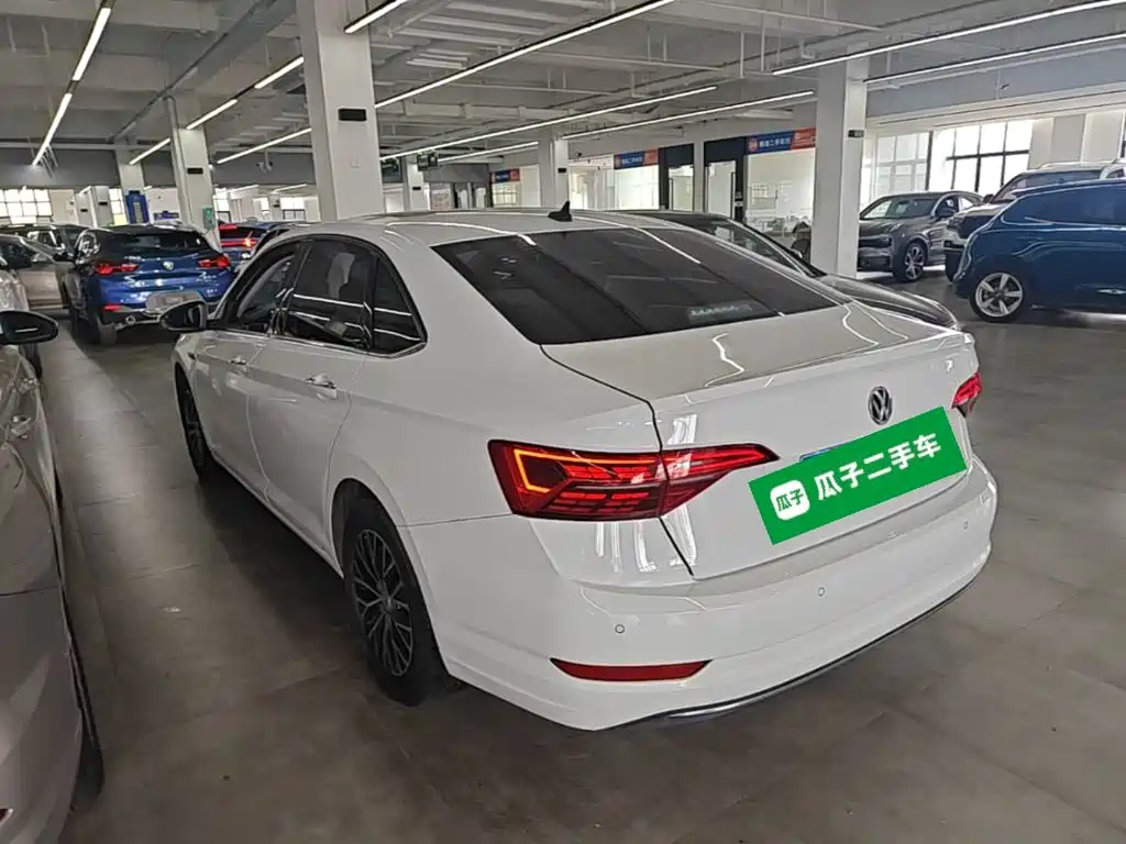 Volkswagen Sagitar 2021