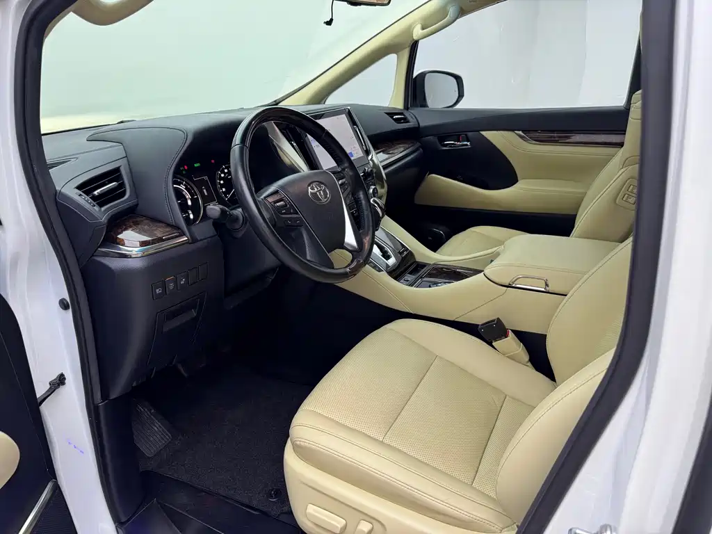 Toyota Alphard 2022 — фото 4