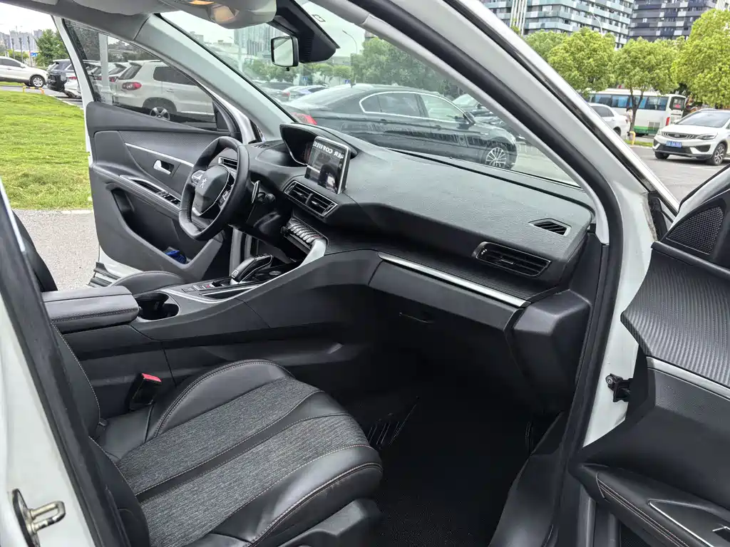 Peugeot 5008 2019 — фото 13