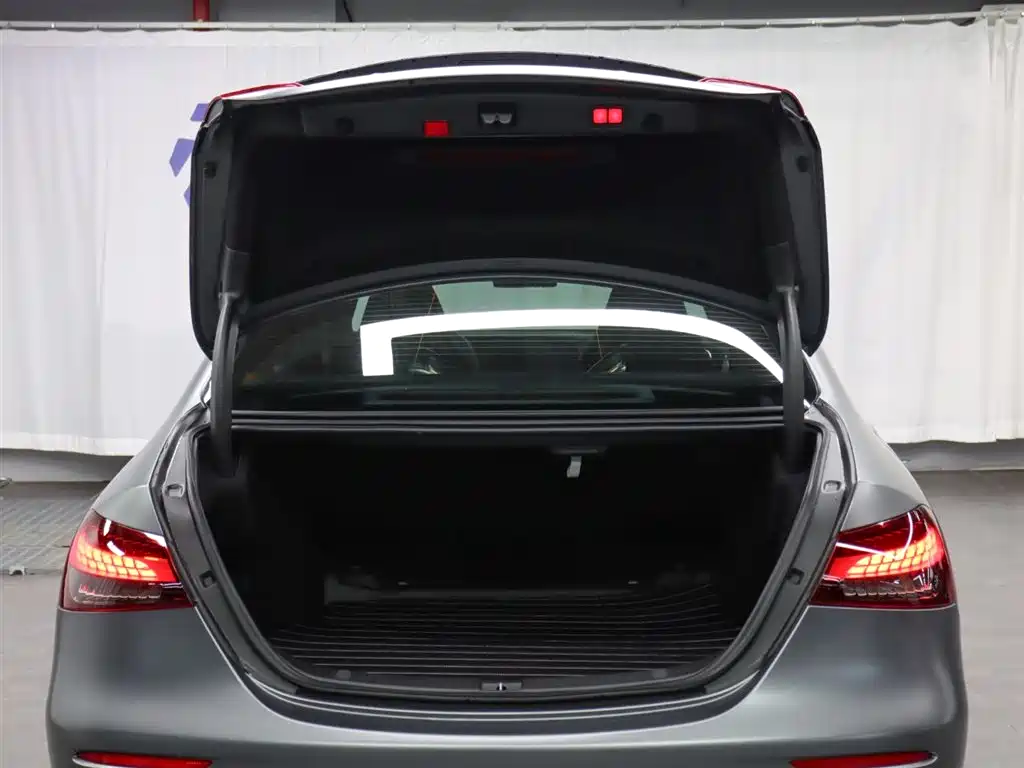 Mercedes-Benz E-Class AMG 2021 — фото 28