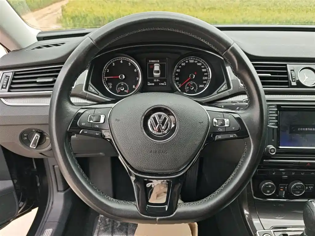 Volkswagen Passat 2018 — фото 11