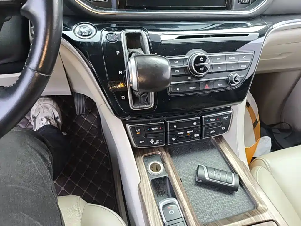 GAC Motor Trumpchi M8 2018 — фото 14