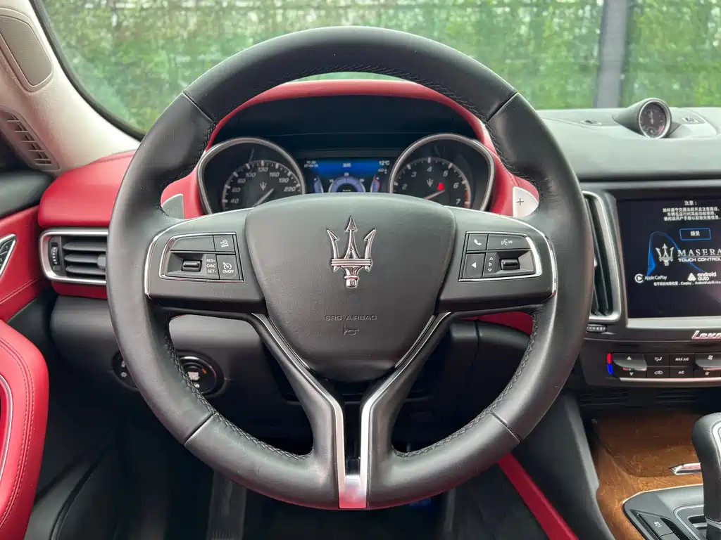 Maserati Levante 2018 — фото 16
