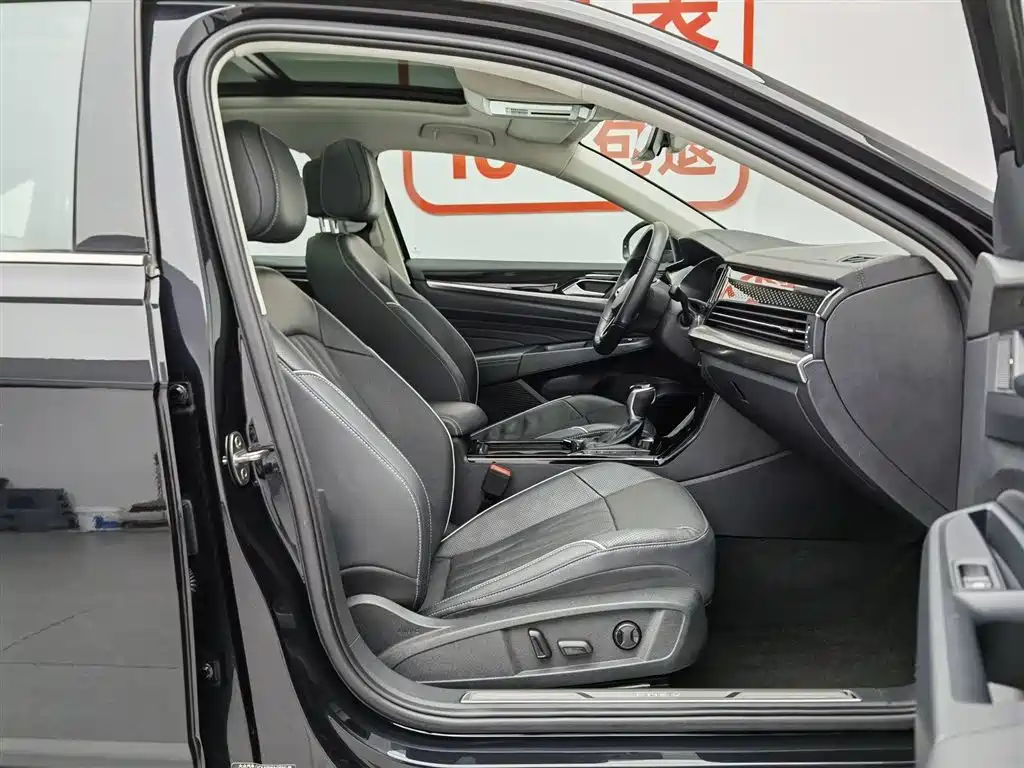 Volkswagen Passat PHEV 2024 — фото 23