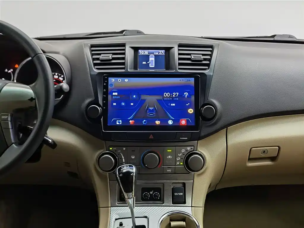 Toyota Highlander 2010 — фото 12