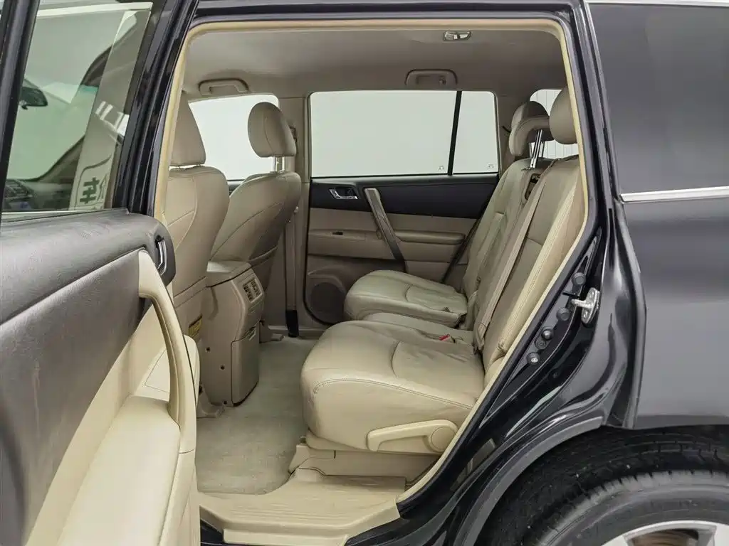Toyota Highlander 2010 — фото 15