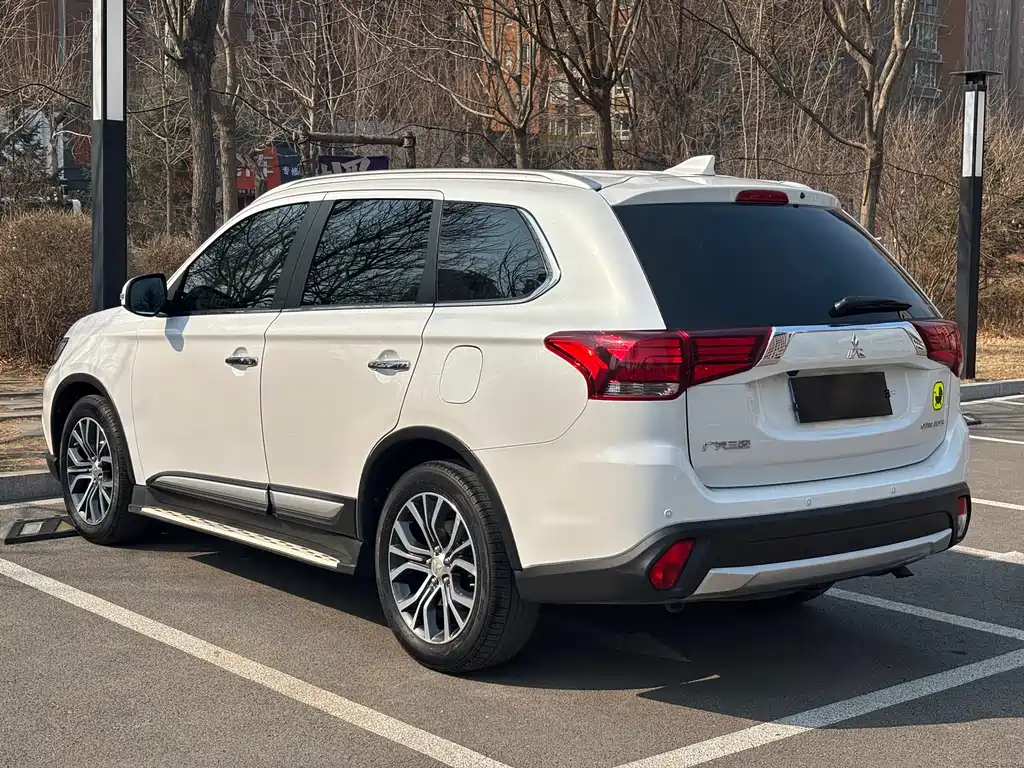Mitsubishi Outlander 2018