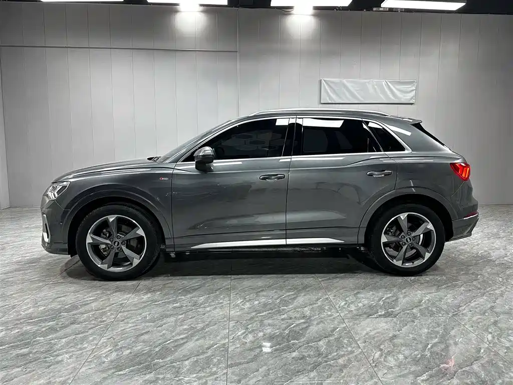 Audi Q3 2023 — фото 9
