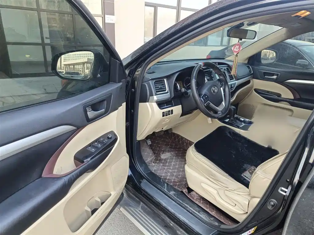 Toyota Highlander 2017 — фото 14