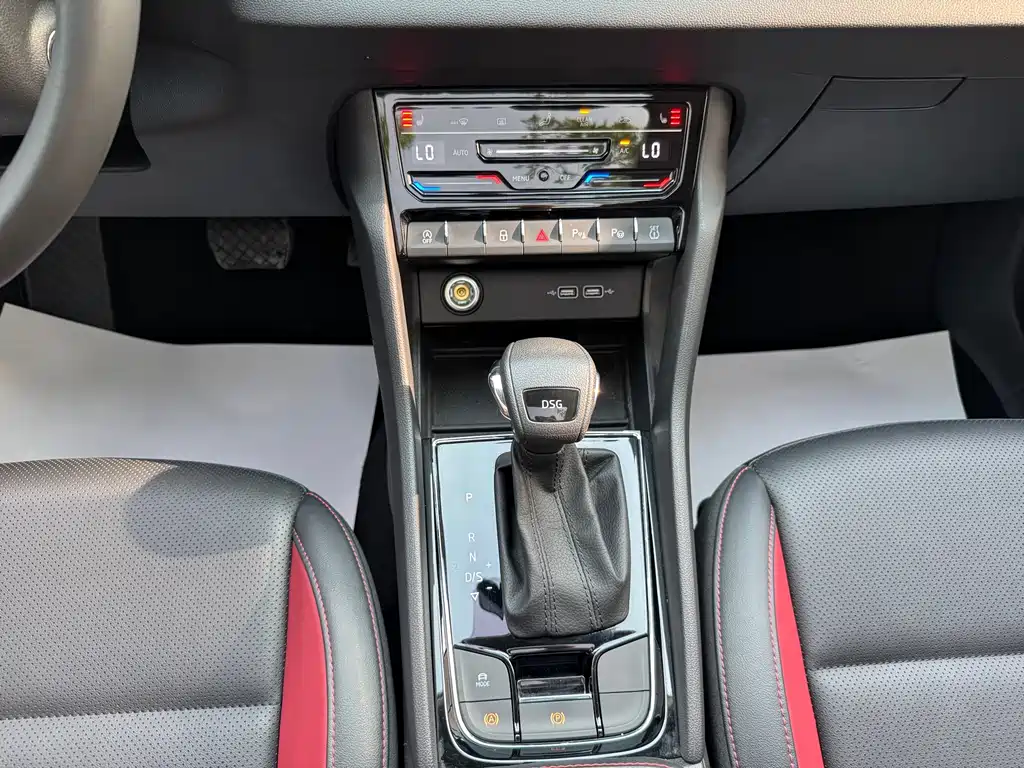 Skoda Karoq 2023 — фото 16
