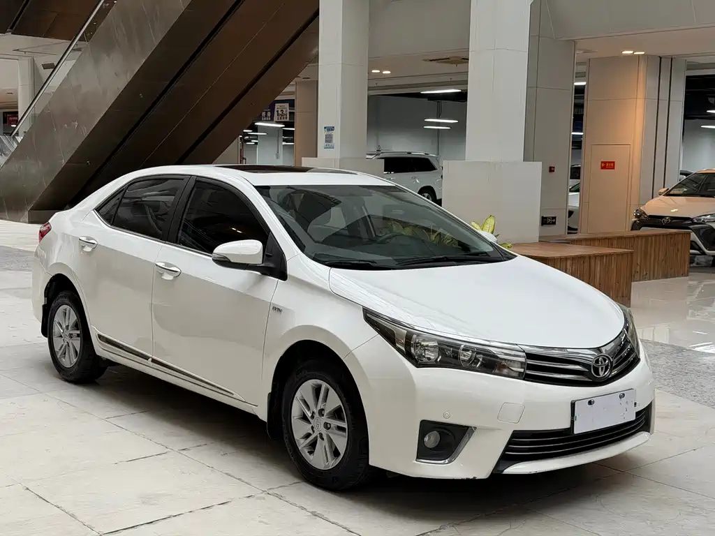 Toyota Corolla 2015 — фото 3