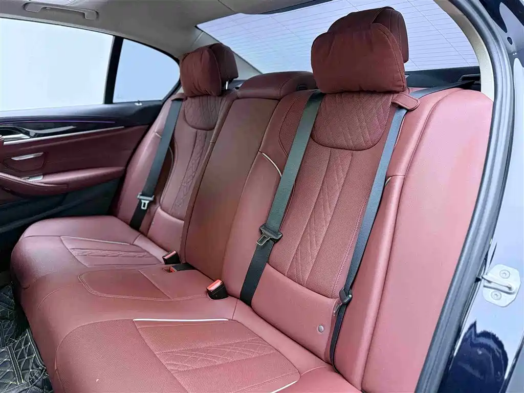 BMW 5 Series 2023 — фото 15