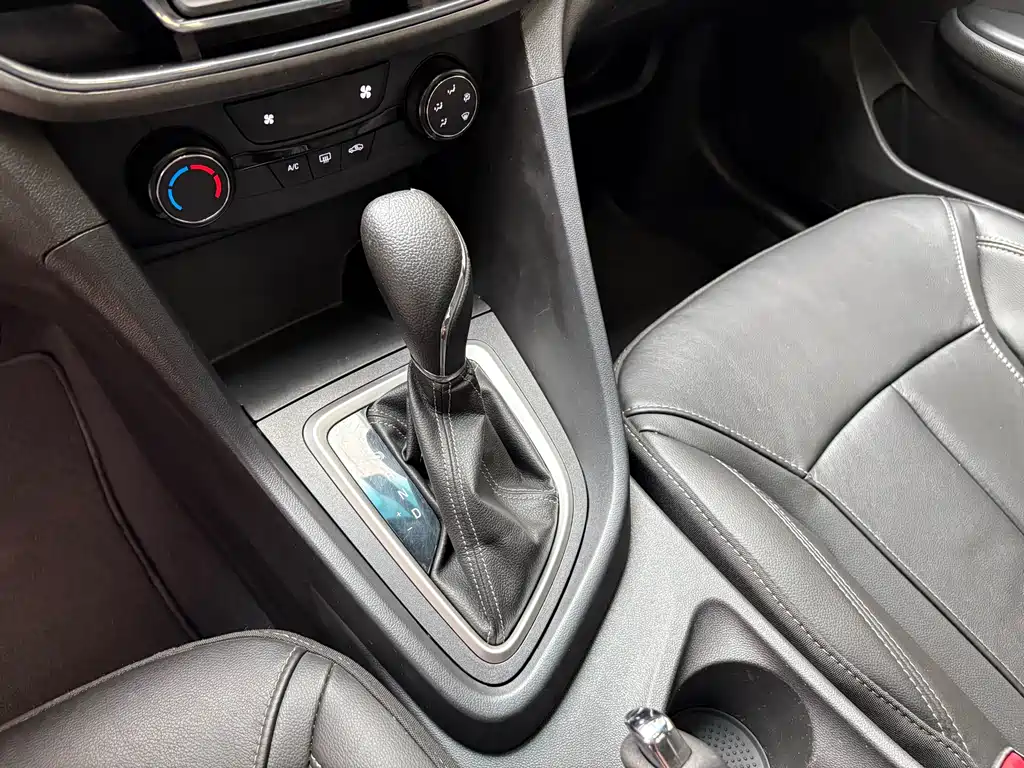 Buick Excelle 2018 — фото 9