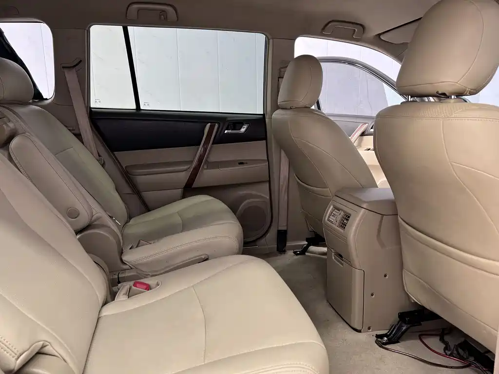 Toyota Highlander 2013 — фото 11