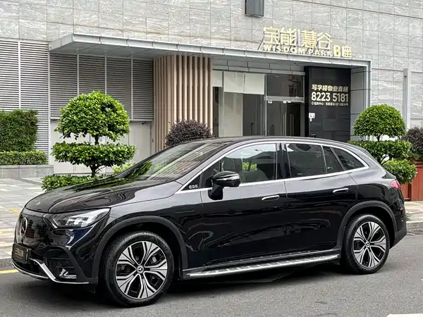 Mercedes-Benz EQE SUV 2024