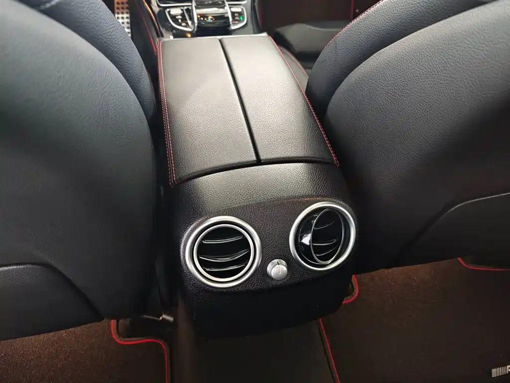 Mercedes-Benz GLC AMG 2018 — фото 10