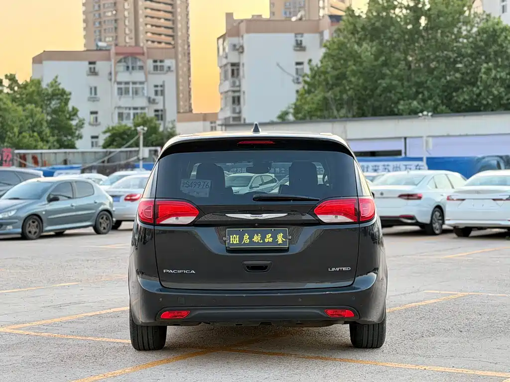 Chrysler Grand Voyager 2018 — фото 16