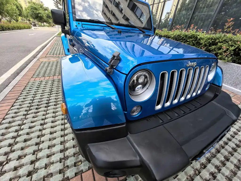 Jeep Wrangler 2016 — фото 17