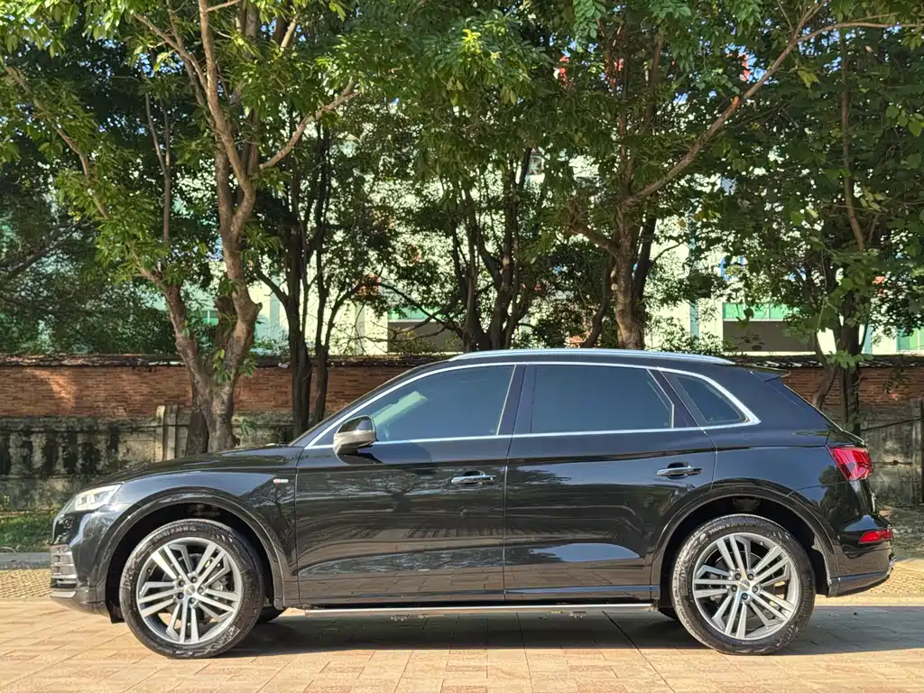 Audi Q5L 2021